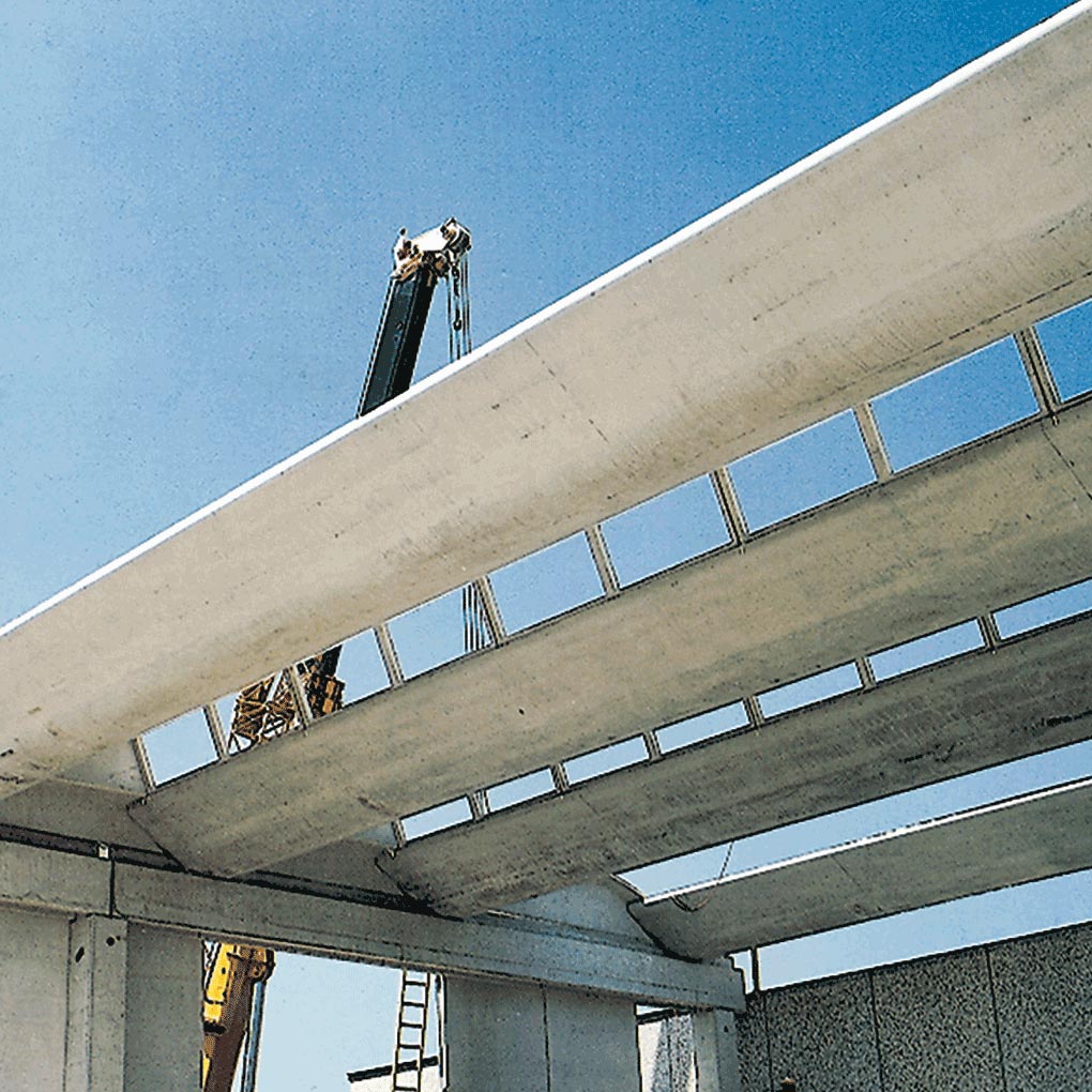 Precast lightweight concrete elements and structures